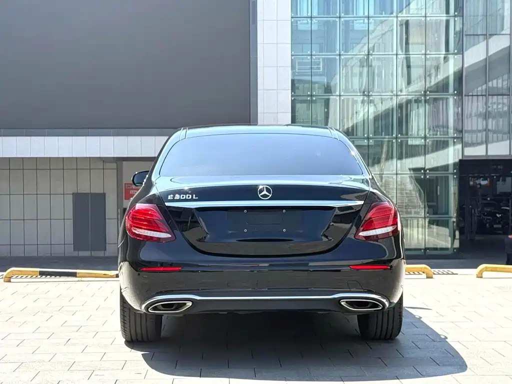 Mercedes-Benz E-Class 2018 — фото 10