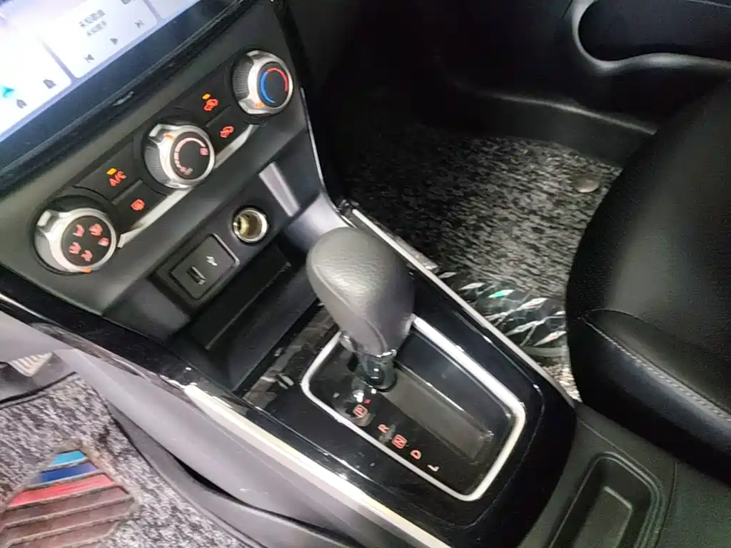 Nissan Sylphy 2022 — фото 14