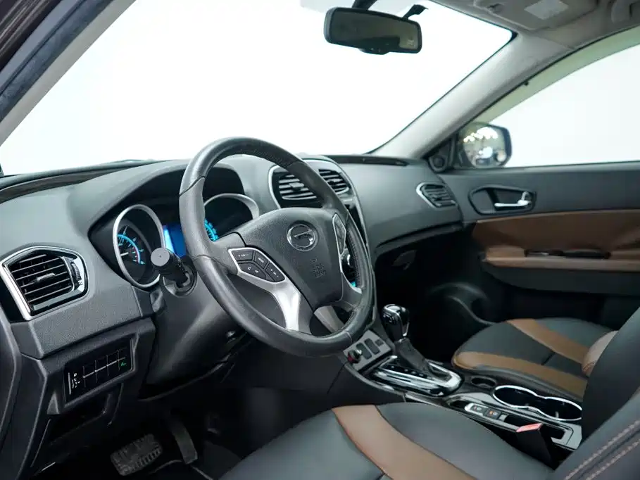 GAC Trumpchi GS5 Super 2016 — фото 14