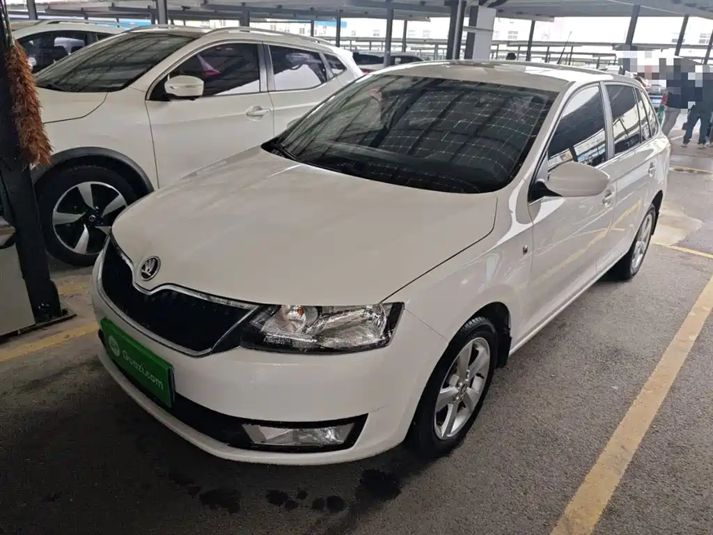 Skoda Rapid Spaceback 2017 — фото 2