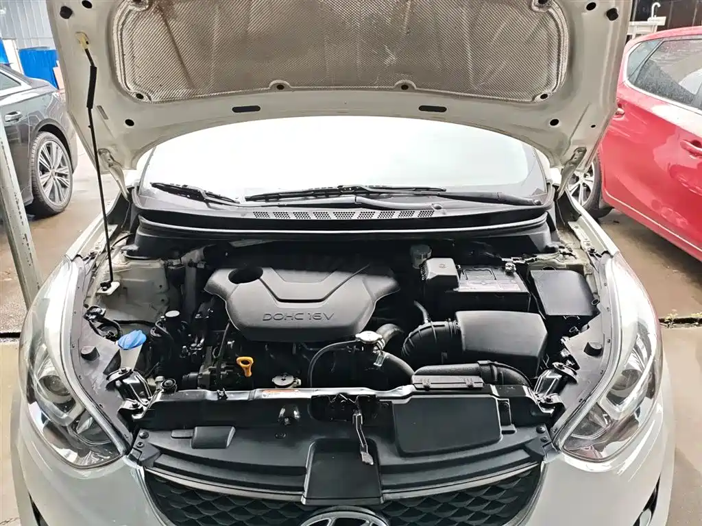 Hyundai Elantra Langdong 2017 — фото 19