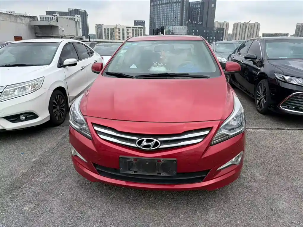 Hyundai Verna 2014 — фото 2