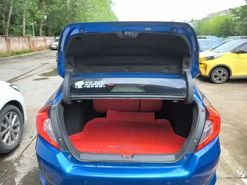 Honda Civic 2018 — фото 19