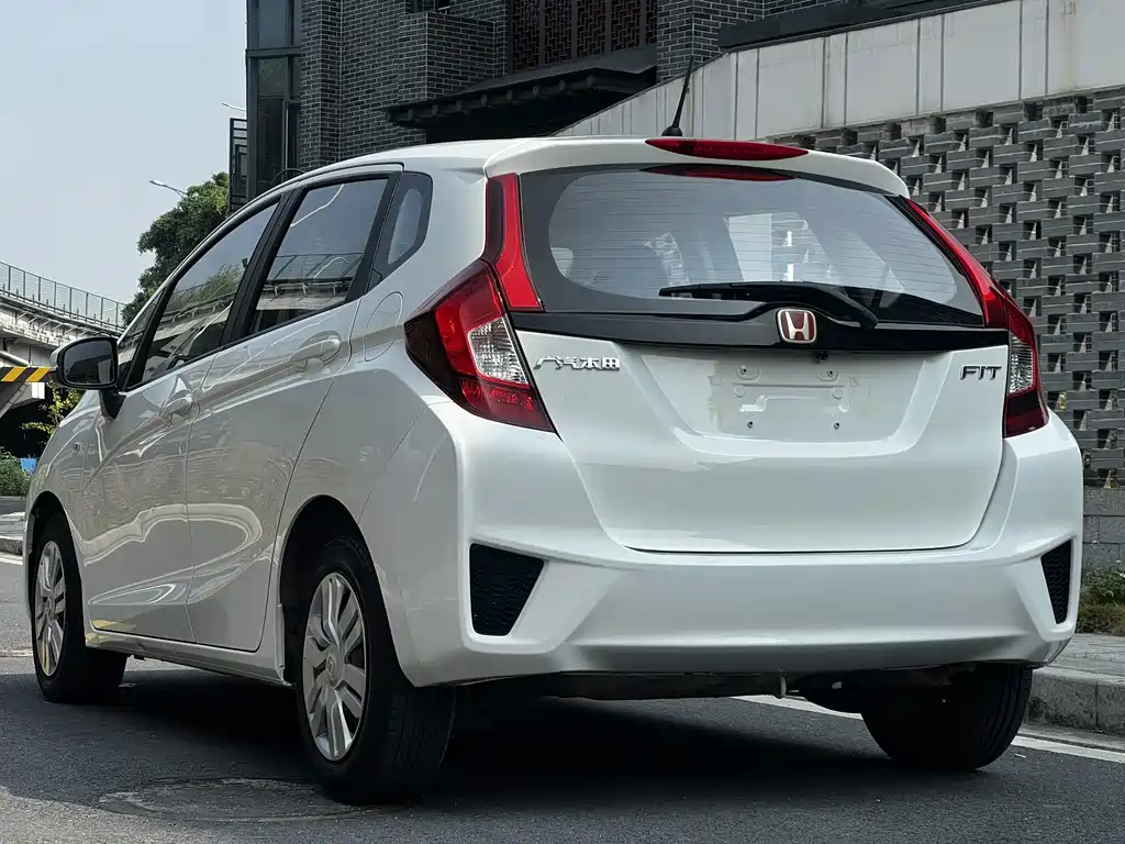 Honda Fit 2016 — фото 17