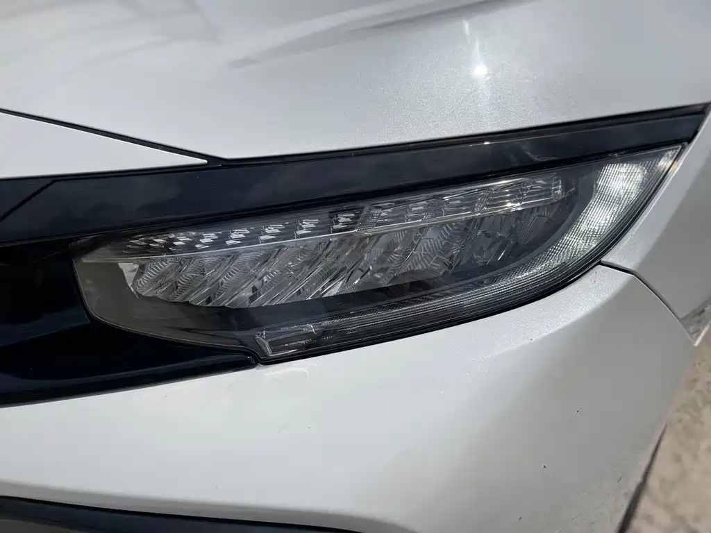 Honda Civic 2020 — фото 17