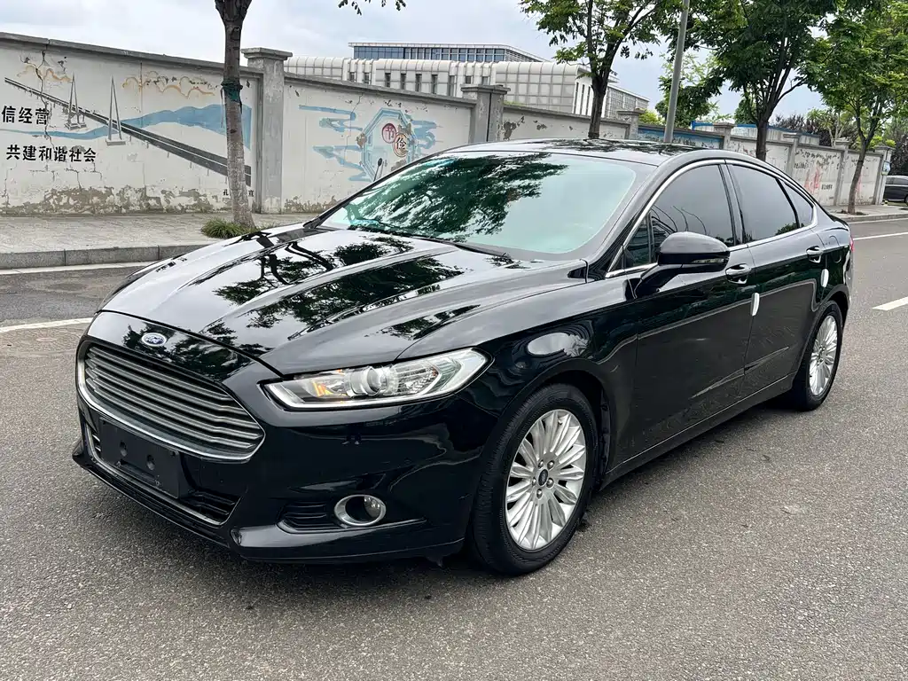 Ford Mondeo 2015 — фото 1