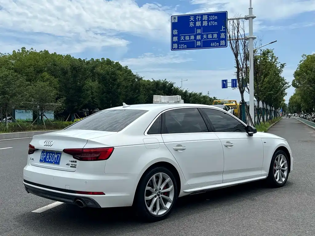 Audi A4L 2018
