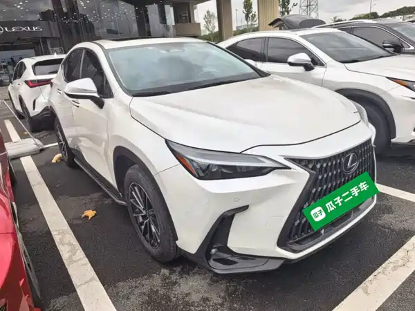 Lexus NX 2023