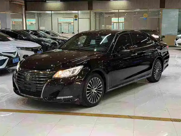 Toyota Crown 2019