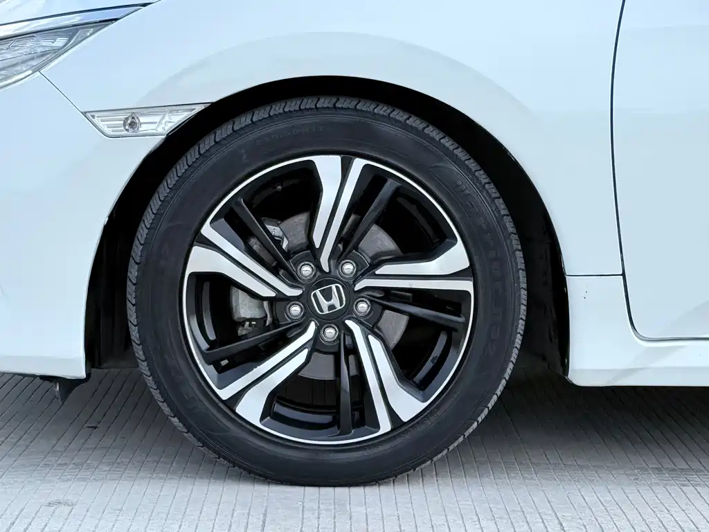 Honda Civic 2019 — фото 15