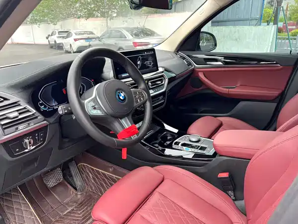 BMW iX3 2023
