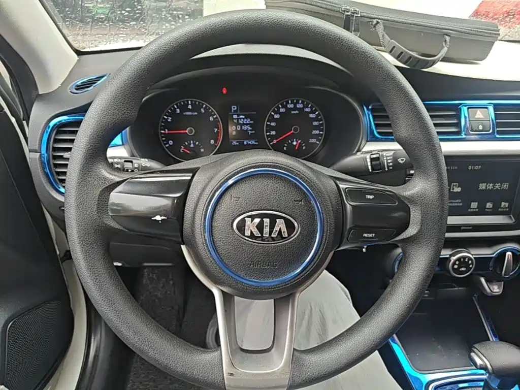 Kia K2 2017 — фото 11