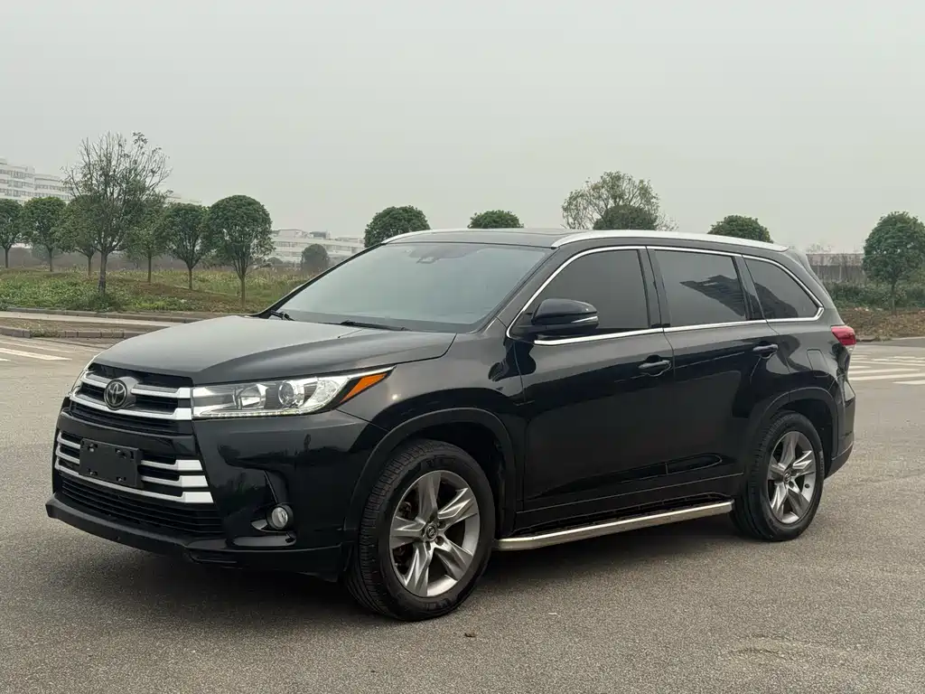Toyota Highlander 2019 — фото 1