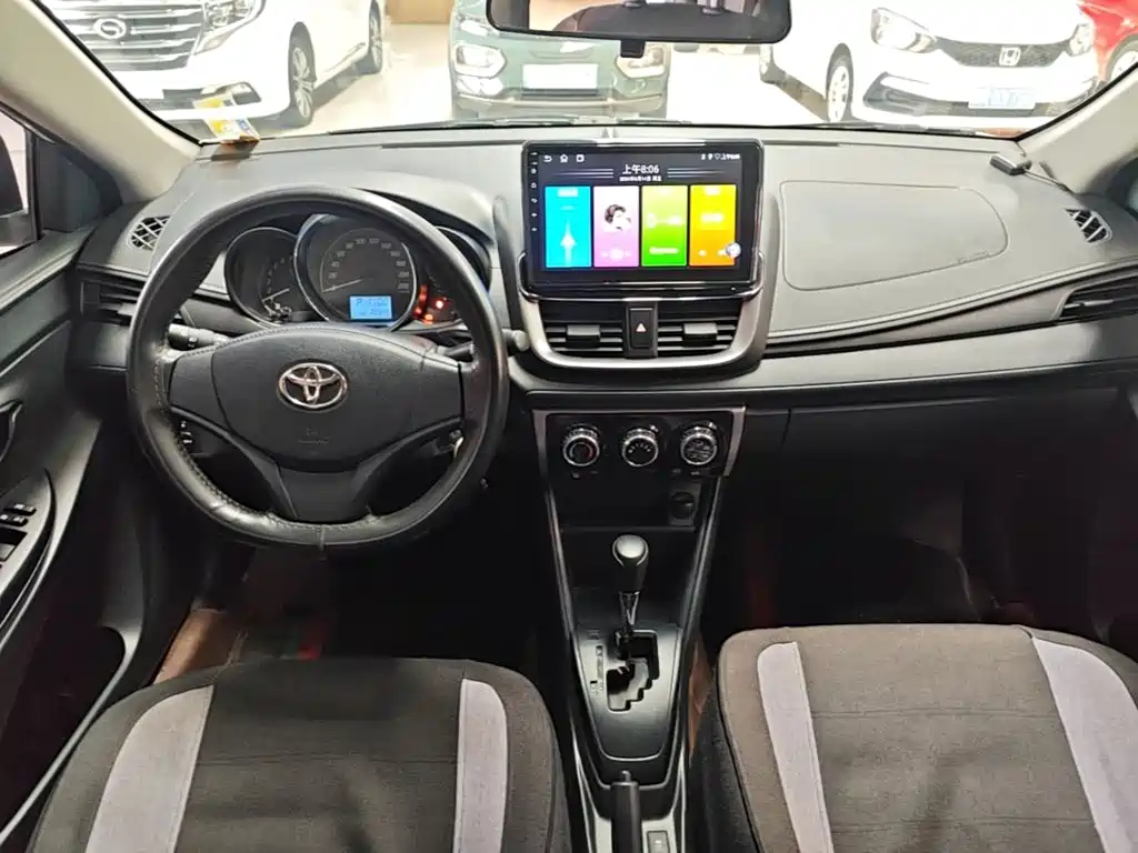 Toyota Yaris L 2021 — фото 10