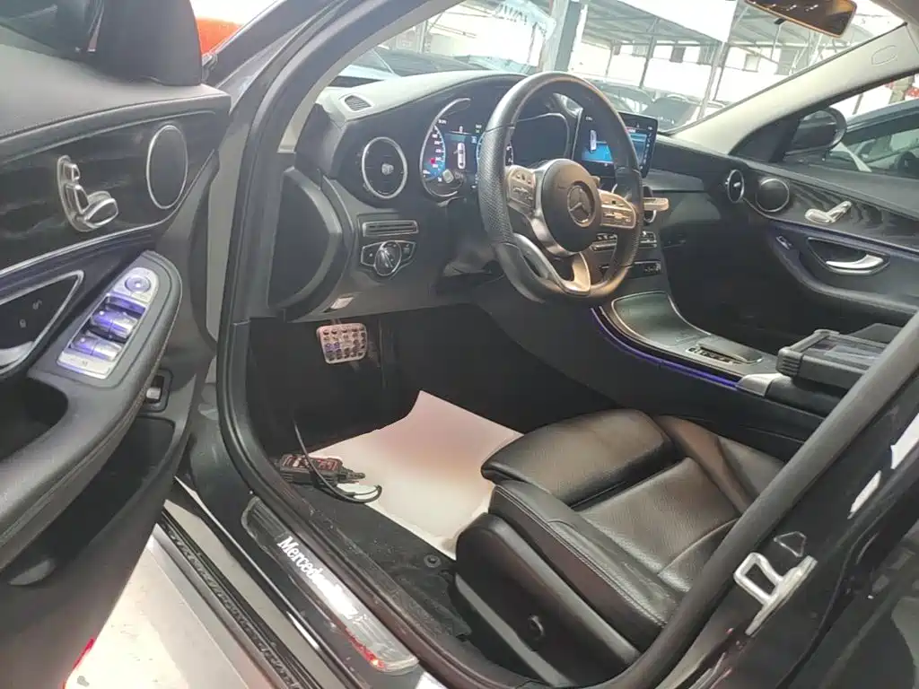 Mercedes-Benz C-Class 2020 — фото 16