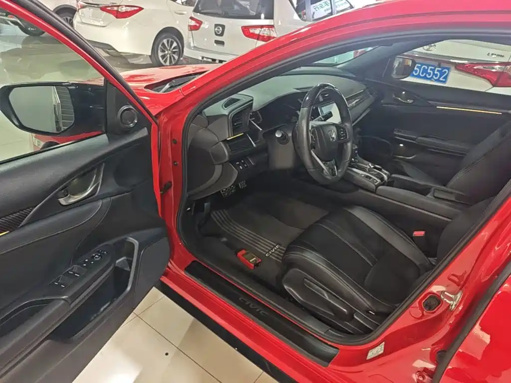 Honda Civic 2021 — фото 16