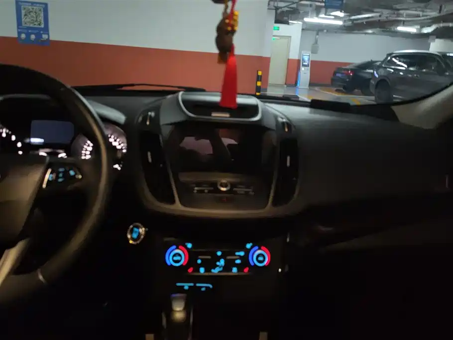 Ford Kuga 2018 — фото 13