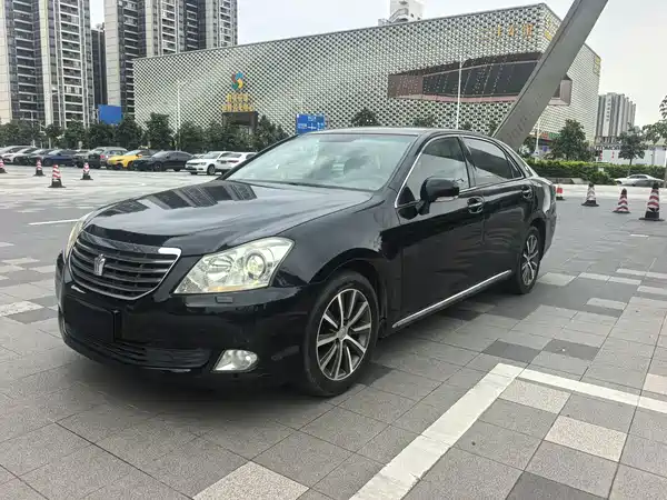 Toyota Crown 2010
