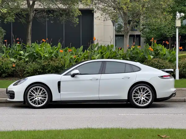 Porsche Panamera 2022