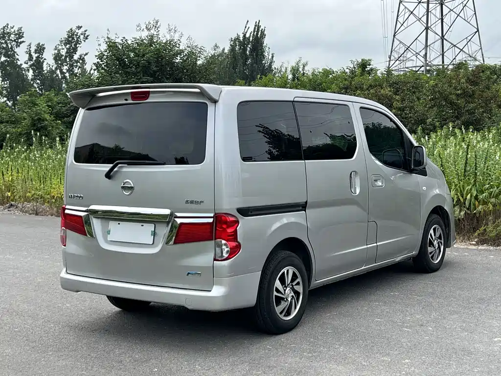Nissan NV200 2018 — фото 4