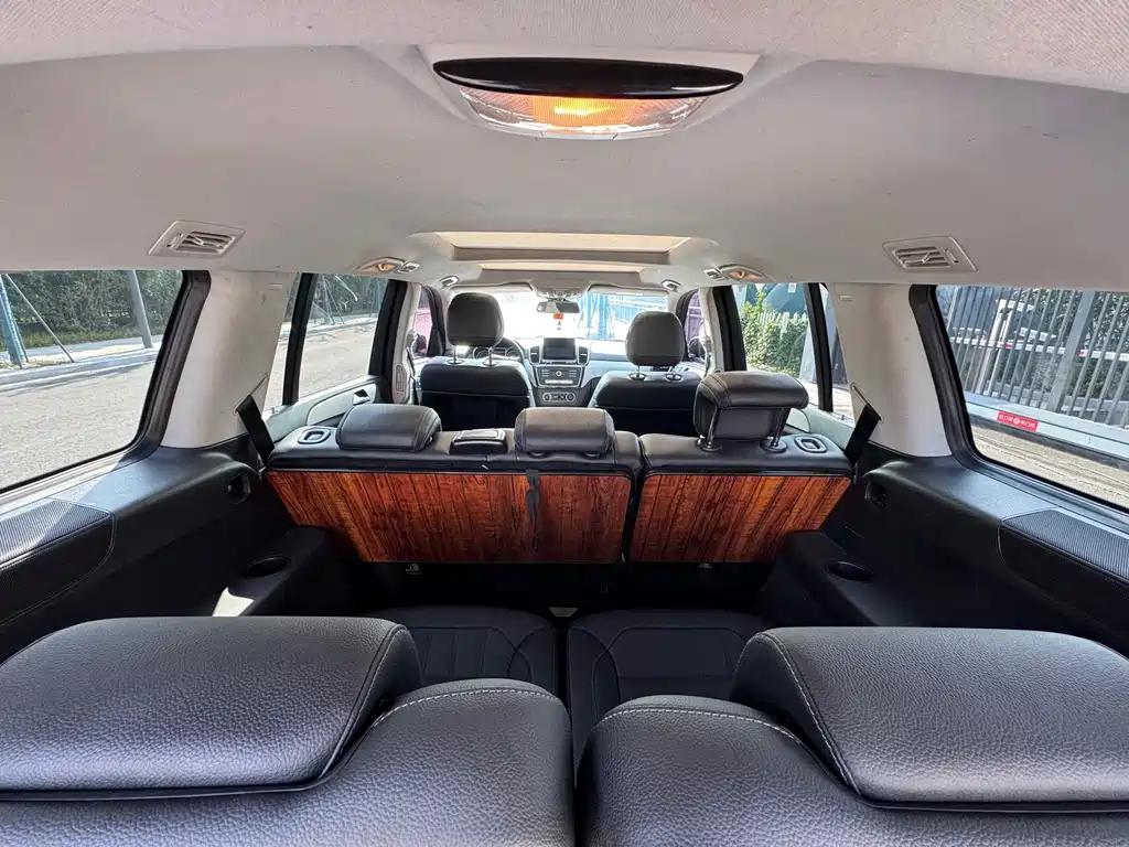 Mercedes-Benz GLS 2017 — фото 12
