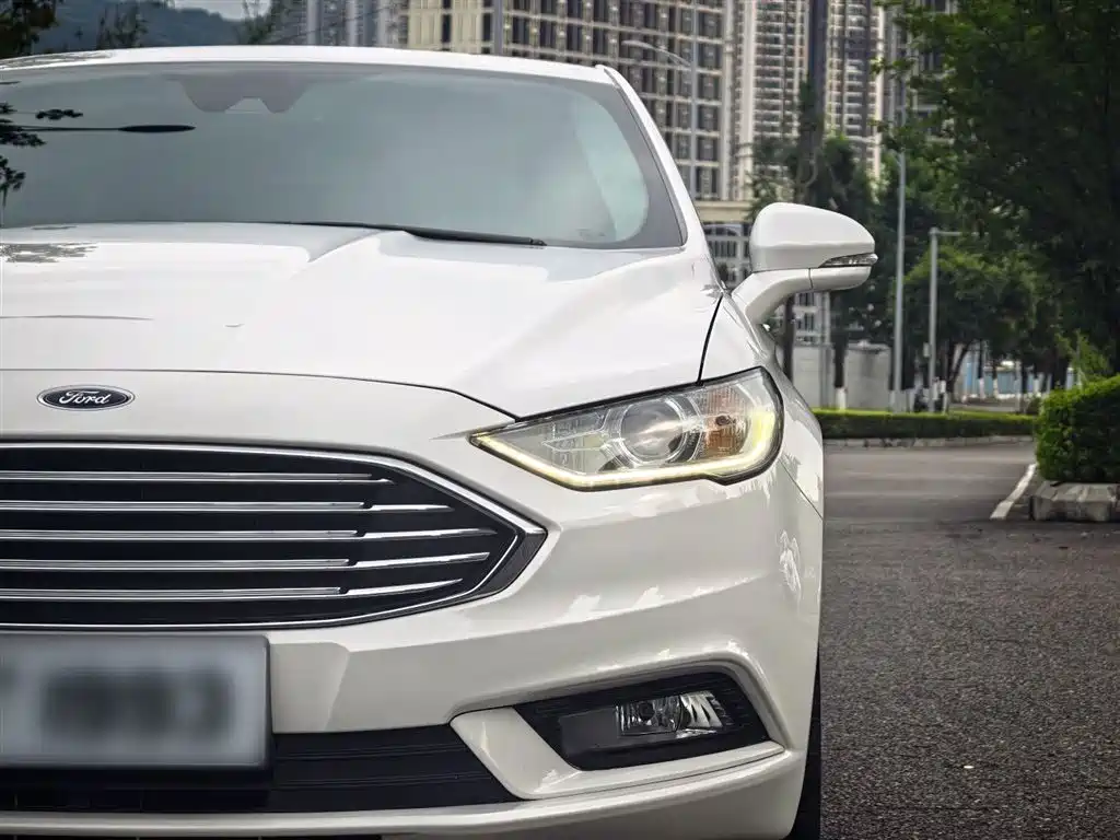 Ford Mondeo 2017 — фото 23