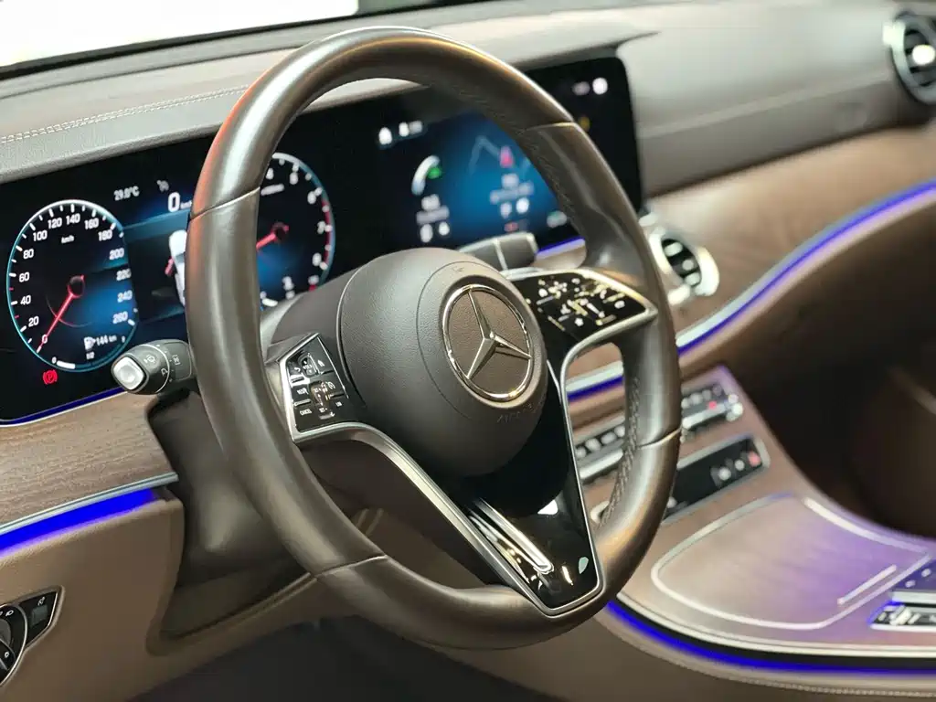 Mercedes-Benz E-Class 2022