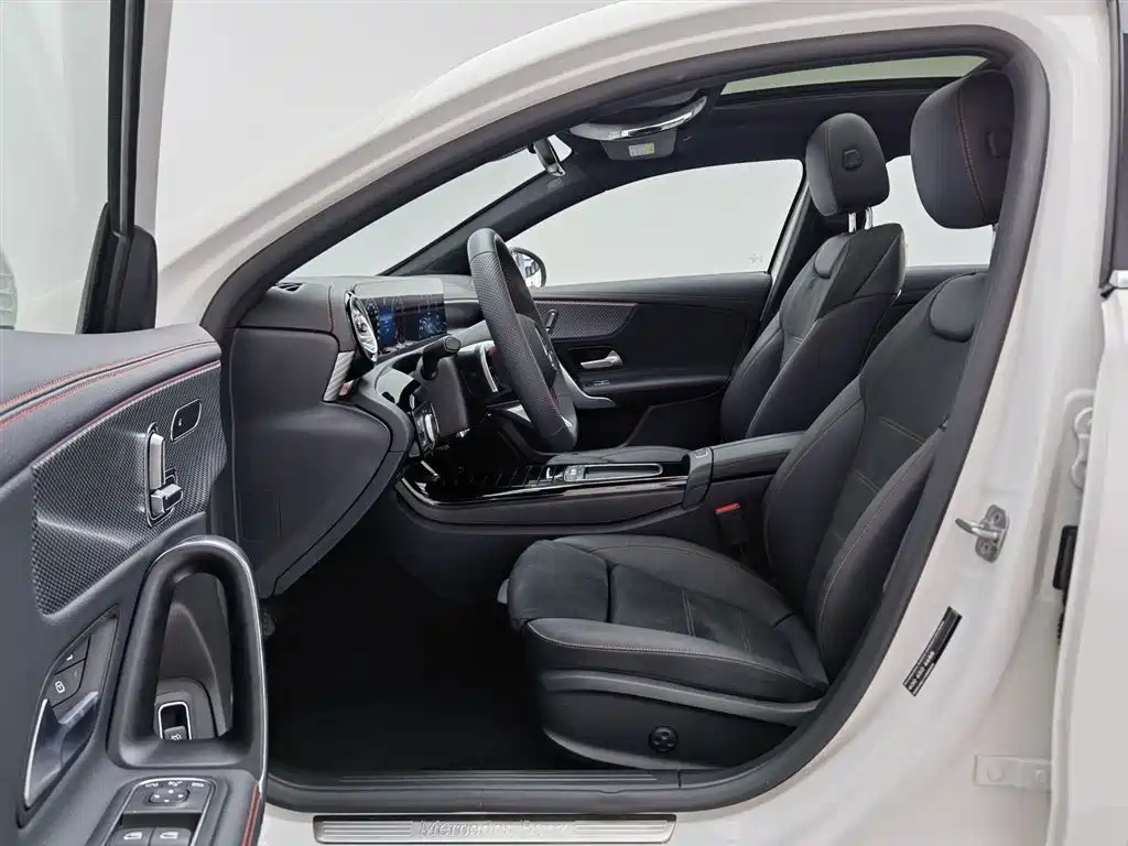 Mercedes-Benz A-Class 2025 — фото 10