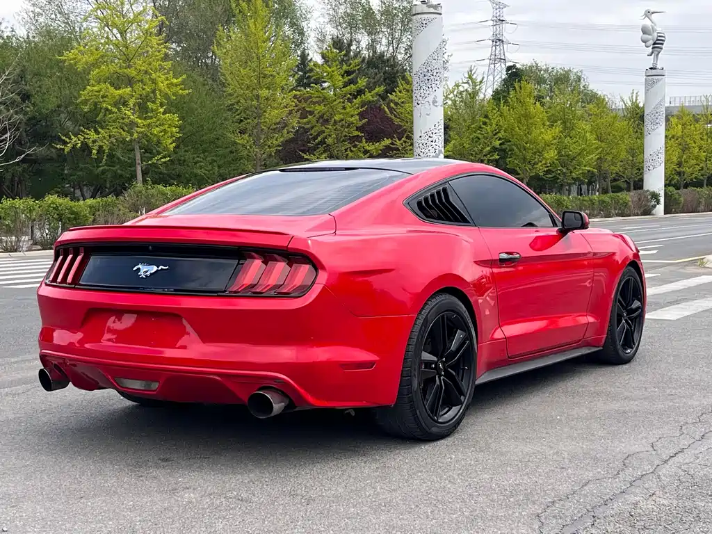 Ford Mustang 2018 — фото 7