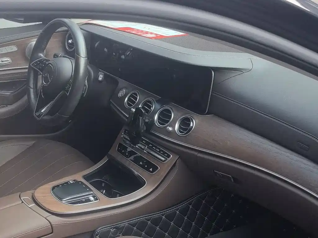 Mercedes-Benz E-Class 2023 — фото 6