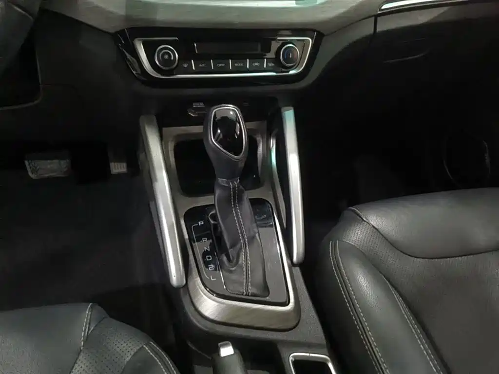Geely Vision X3 2017 — фото 14