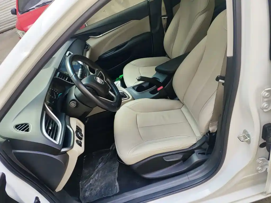 Buick Excelle 2018 — фото 15
