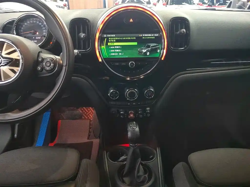 MINI Countryman 2018 — фото 13