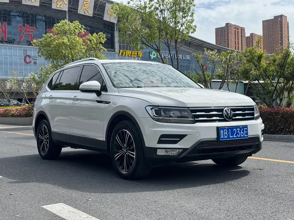 Volkswagen Tiguan L 2021 — фото 3