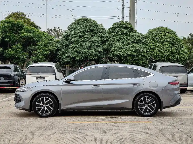 BYD Qin L 2024 — фото 12