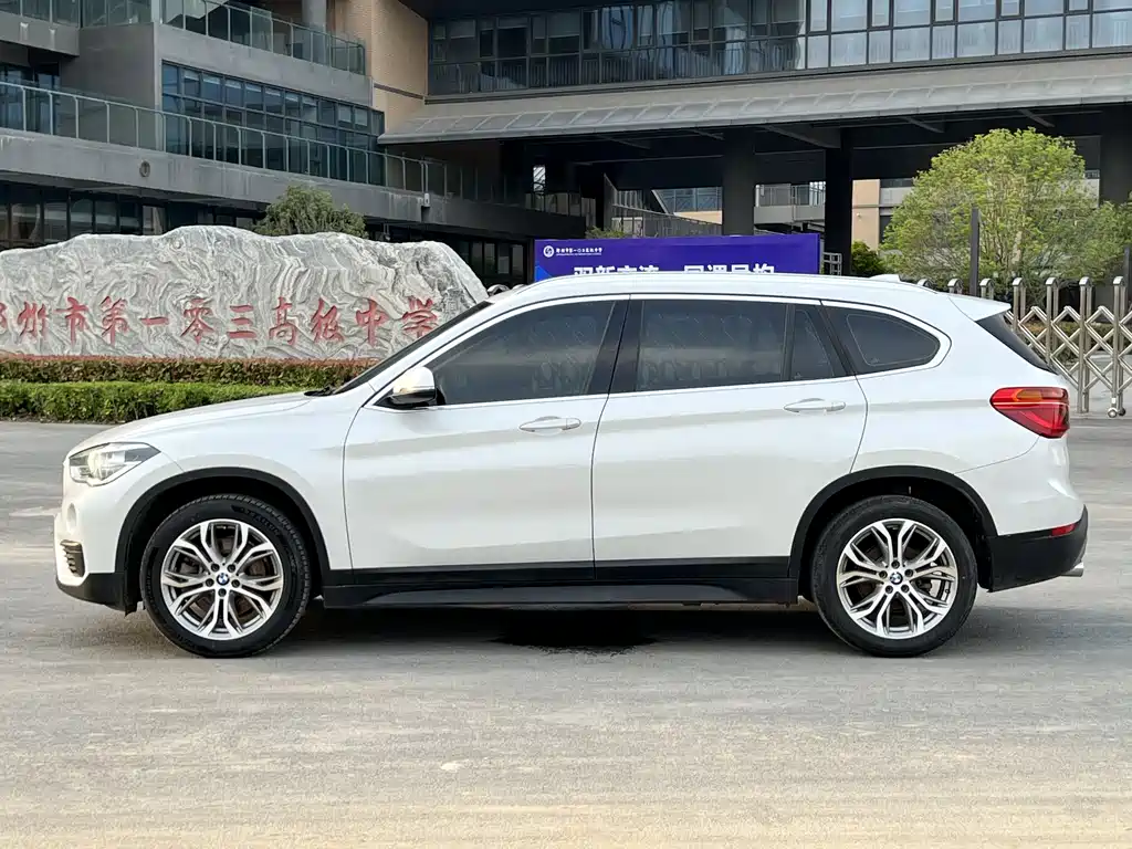 BMW X1 2019 — фото 5