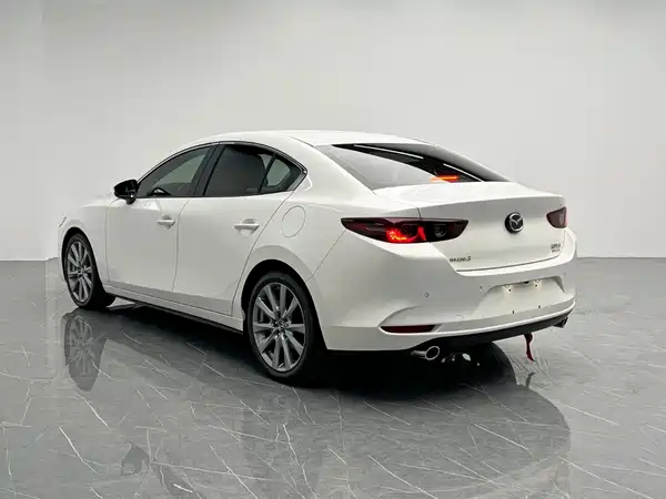 Mazda 3 Axela 2024