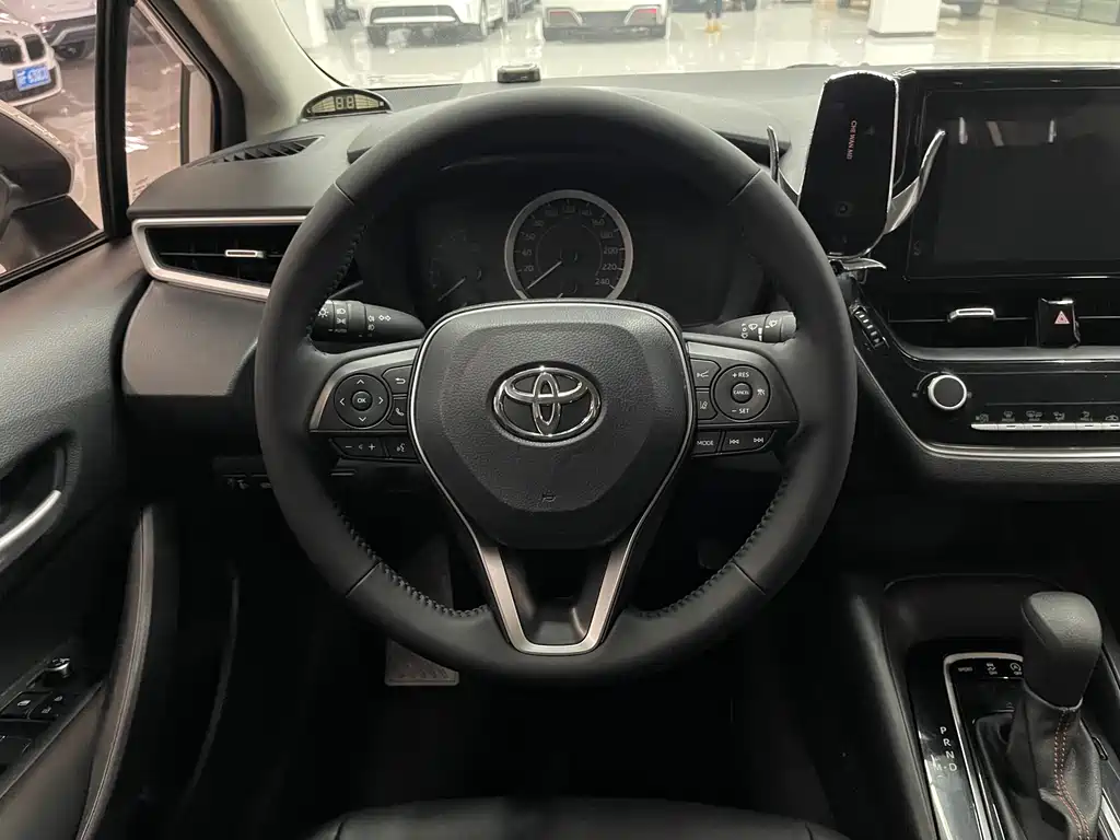 Toyota Corolla 2022 — фото 13