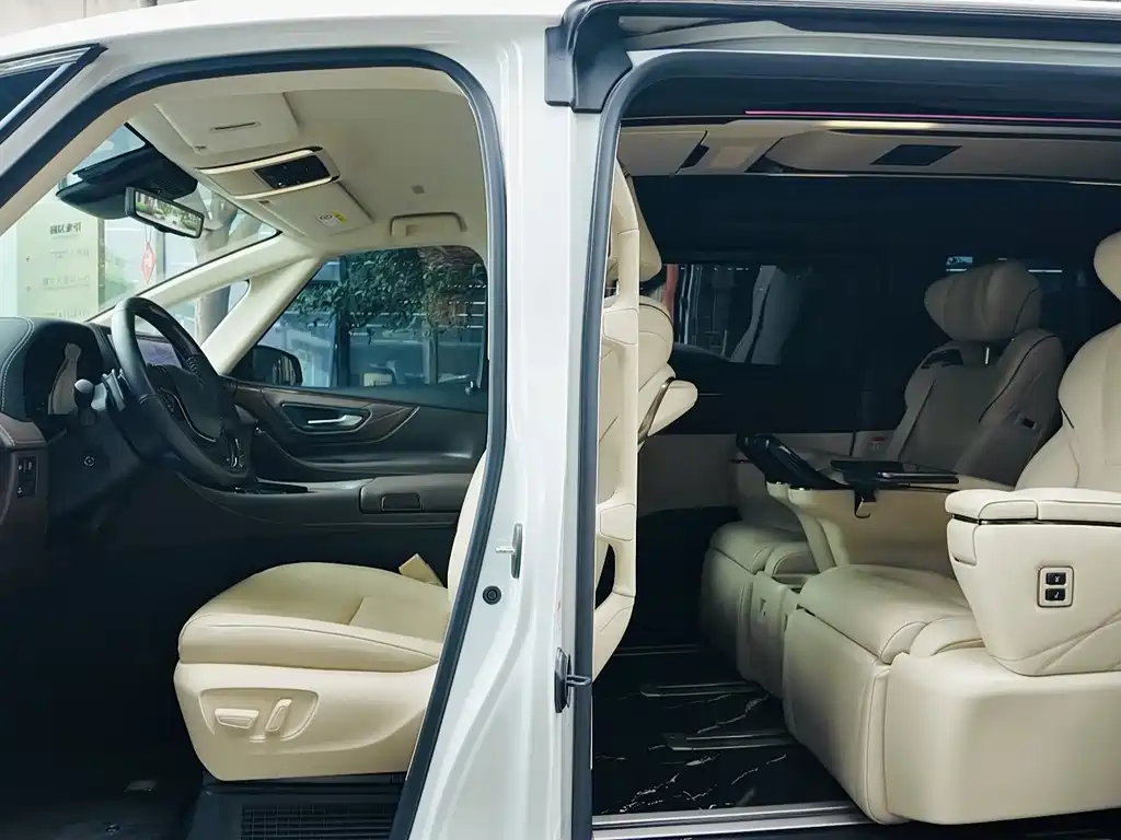 Toyota Vellfire 2025 — фото 8