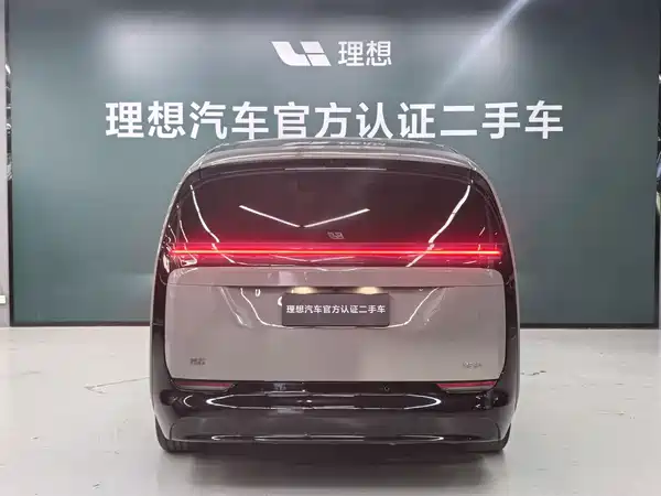 Li Auto MEGA 2025