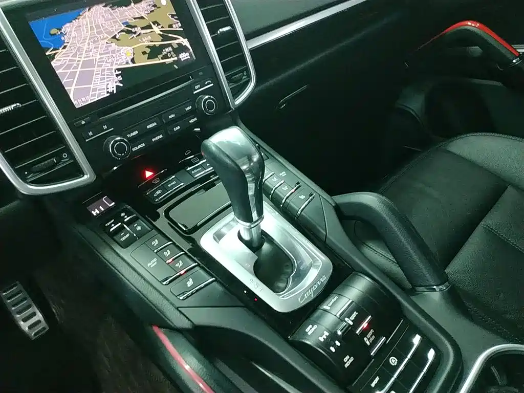 Porsche Cayenne 2018 — фото 10