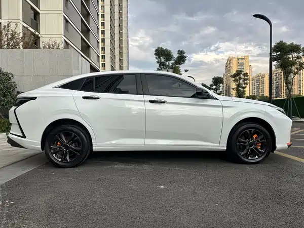 Dongfeng Yixuan 2023