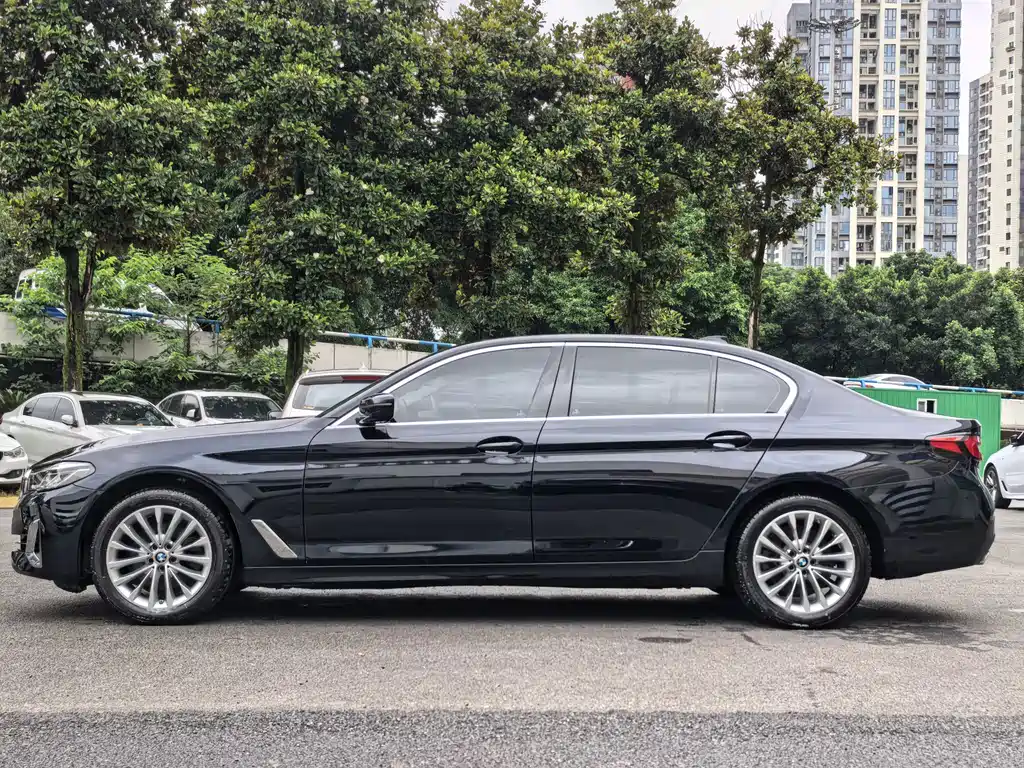 BMW 5 Series 2023
