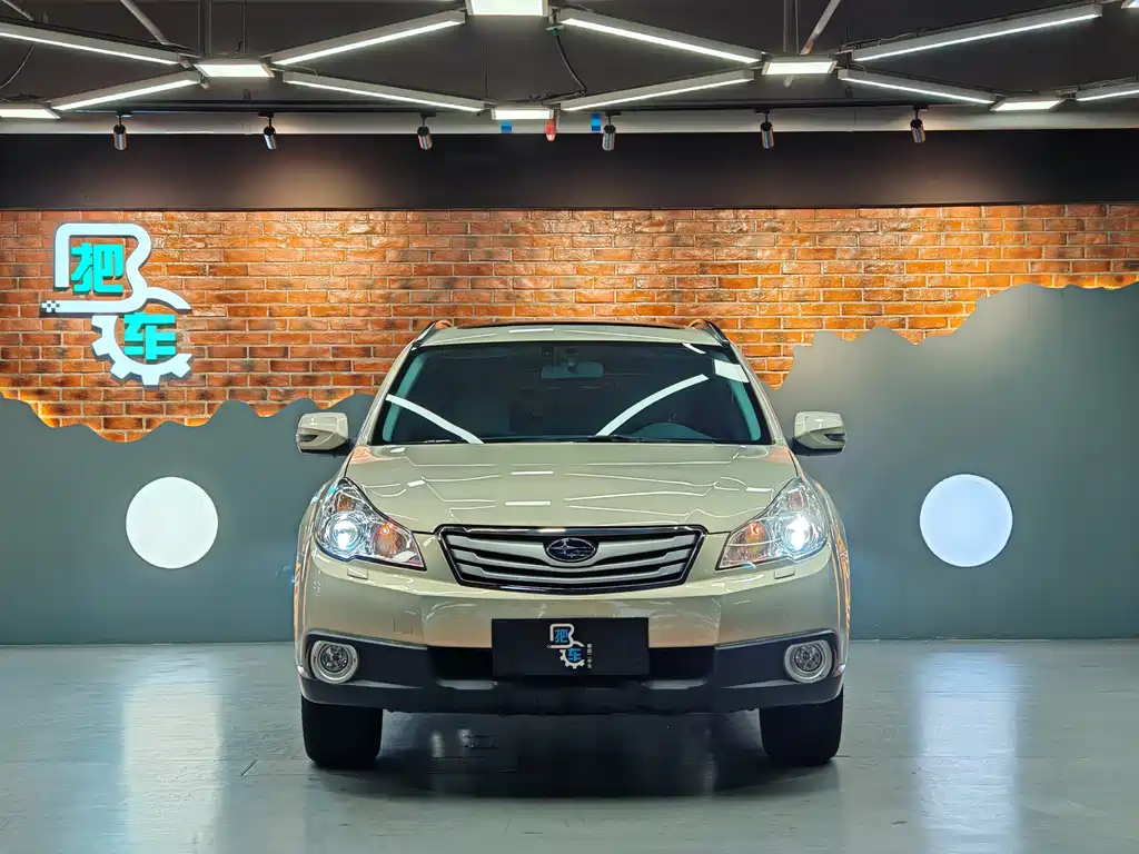 Subaru Outback 2011 — фото 2