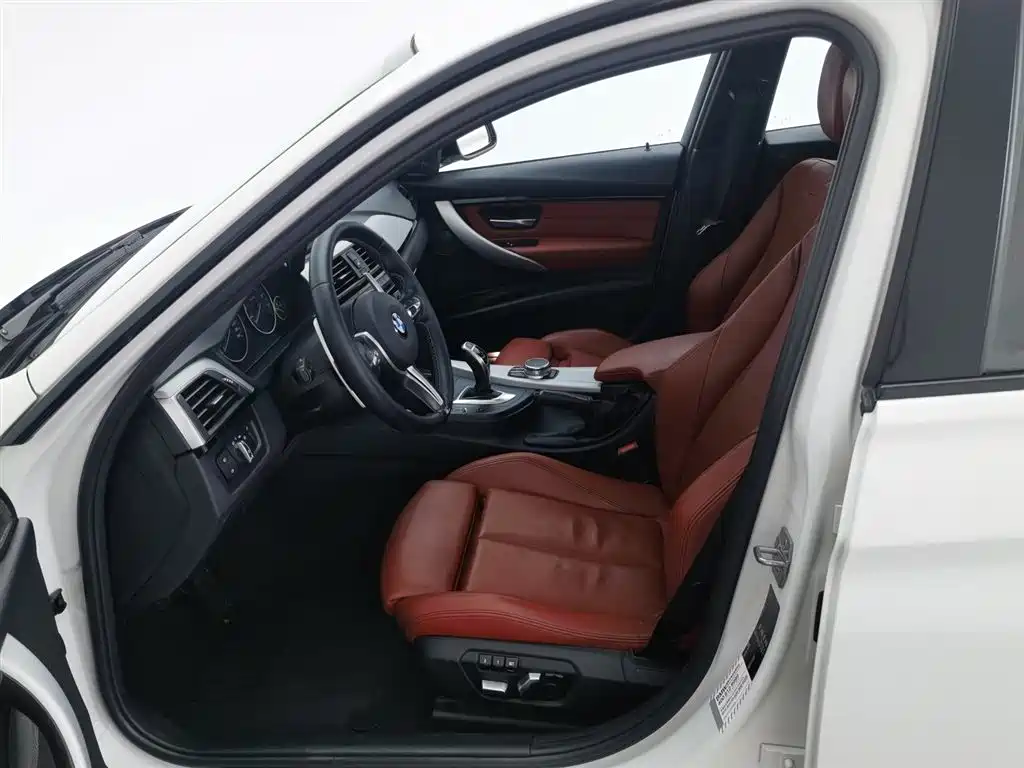BMW 3 Series 2017 — фото 10