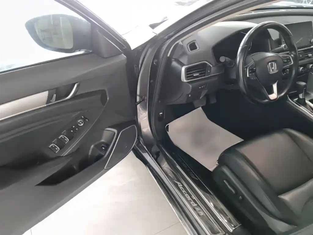 Honda Accord 2020 — фото 16