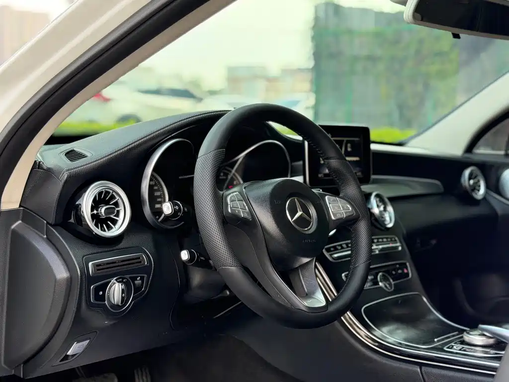 Mercedes-Benz C-Class 2018 — фото 11