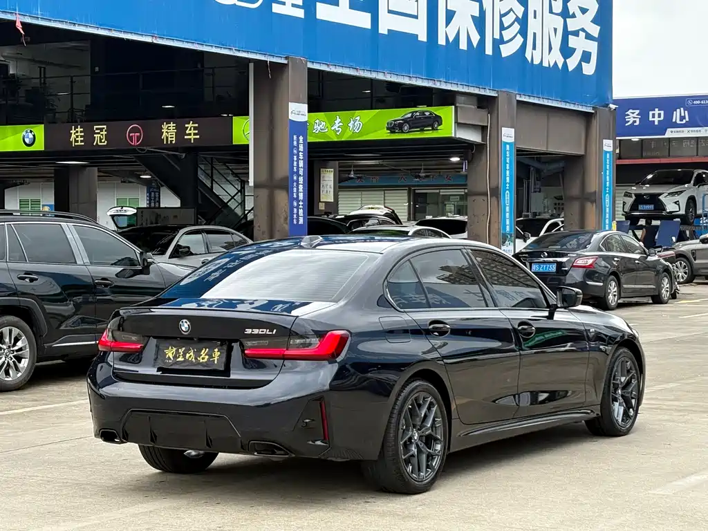 BMW 3 Series 2025 — фото 18