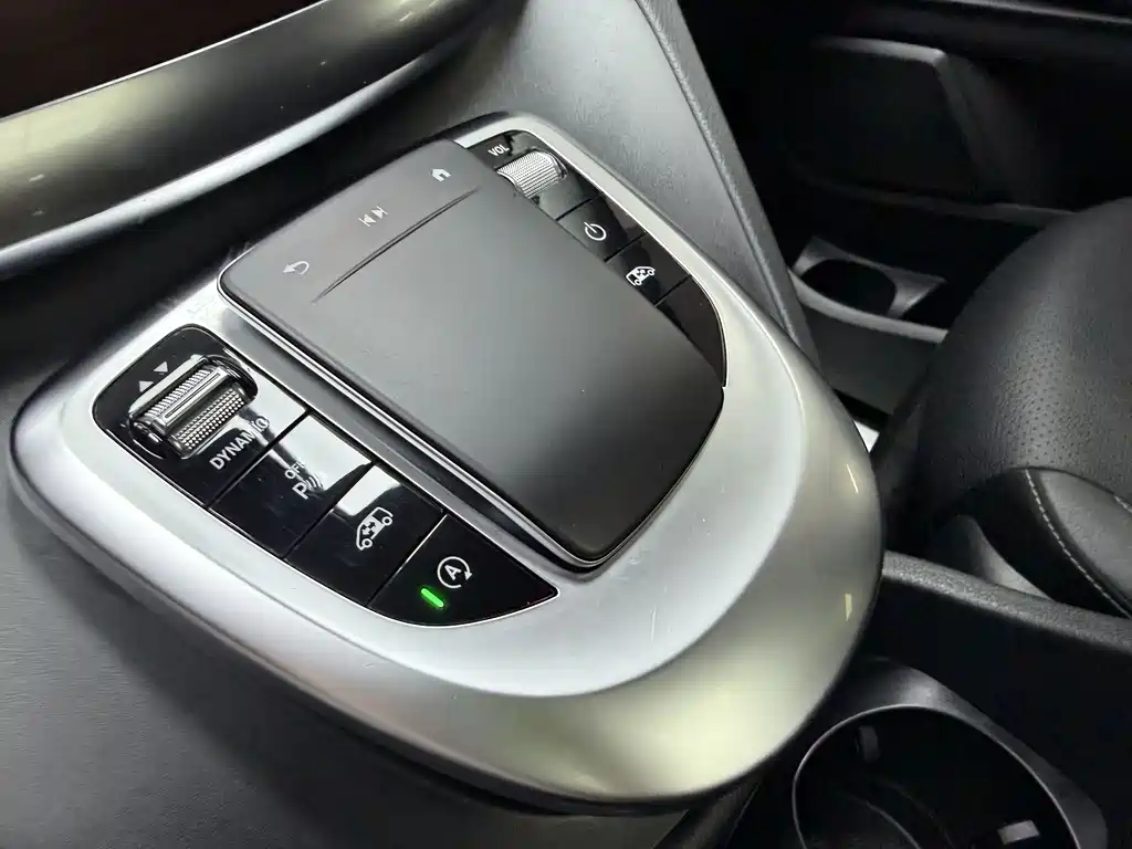 Mercedes-Benz V-Class 2021 — фото 15