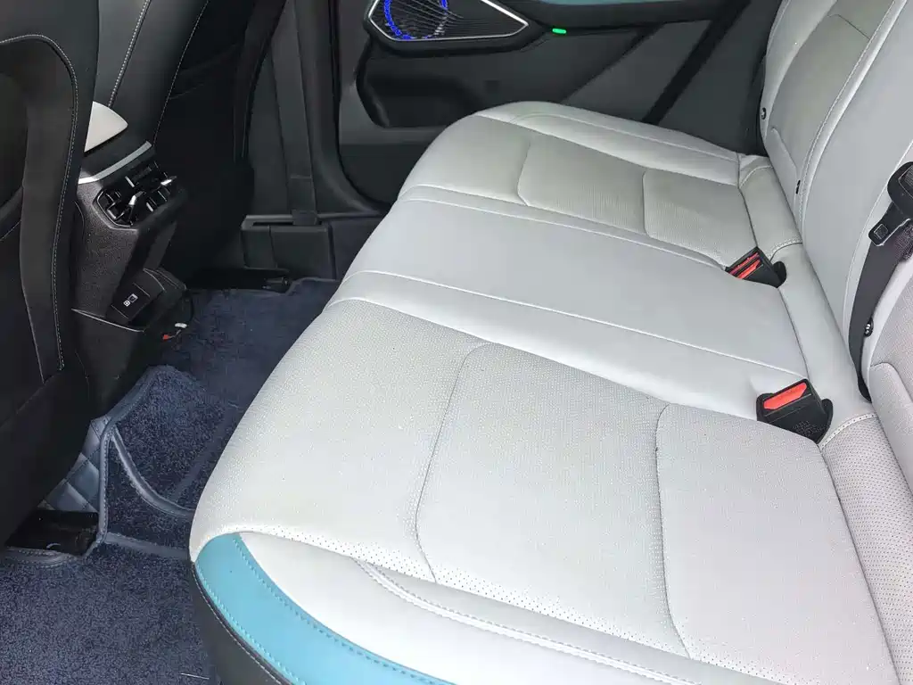 Geely Emgrand 2023